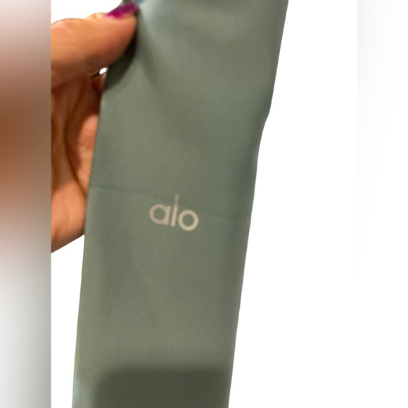 NWT Alo Yoga 7/8 airlift leggings SOFT SEAGRASS Size XS - Picture 3 of 4